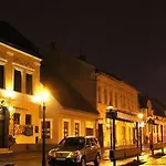 Hotel Center *