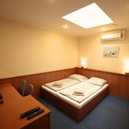 Hotel Center *